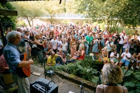 Hundreds of people showed up in support of the Una.